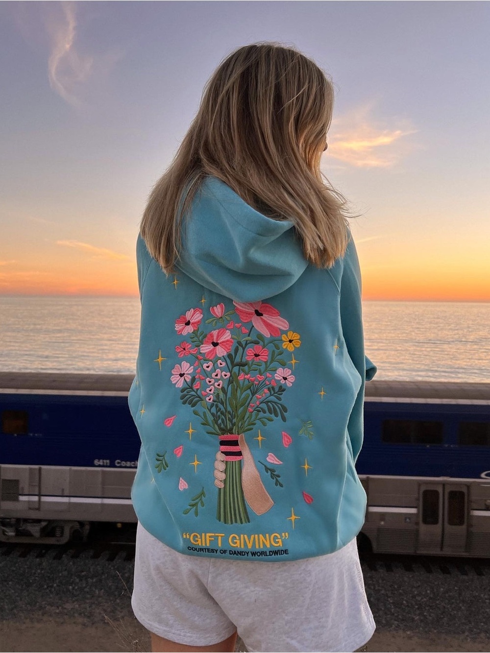 Dandy Worldwide  "Gift Giving" Floral 'Hoodie oversized Small, guc adorable!
